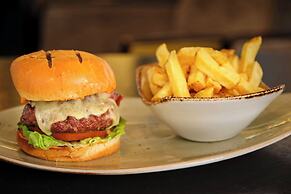 The College Green Hotel Dublin, Autograph Collection