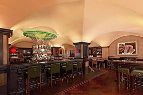 The College Green Hotel Dublin, Autograph Collection