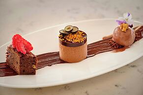 The College Green Hotel Dublin, Autograph Collection