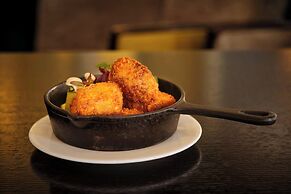 The College Green Hotel Dublin, Autograph Collection