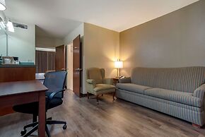 Econo Lodge & Suites