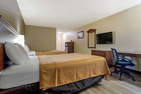 Econo Lodge & Suites