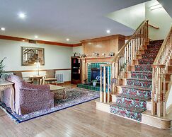 Econo Lodge & Suites