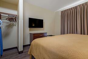 Econo Lodge & Suites