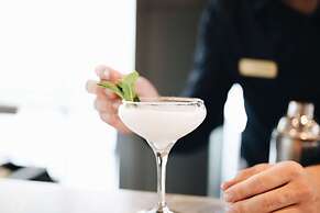 The Chattanoogan Hotel, Curio Collection by Hilton