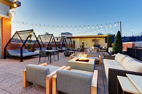 The Chattanoogan Hotel, Curio Collection by Hilton