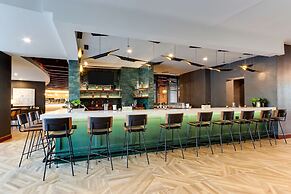 The Chattanoogan Hotel, Curio Collection by Hilton