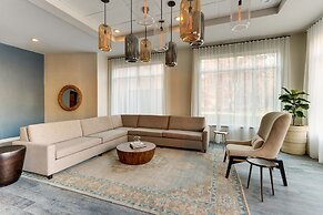 The Chattanoogan Hotel, Curio Collection by Hilton