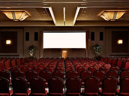 The Chattanoogan Hotel, Curio Collection by Hilton