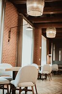 The Chattanoogan Hotel, Curio Collection by Hilton