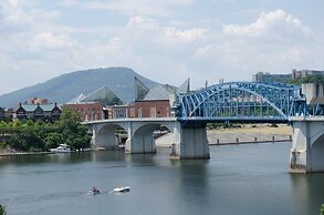 The Chattanoogan Hotel, Curio Collection by Hilton