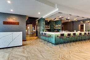 The Chattanoogan Hotel, Curio Collection by Hilton