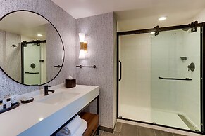 The Chattanoogan Hotel, Curio Collection by Hilton