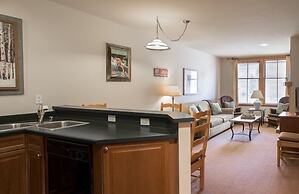 Zephyr Mountain Lodge