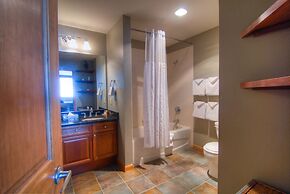 Zephyr Mountain Lodge