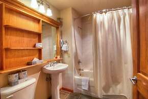 Zephyr Mountain Lodge