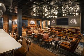Aiden by Best Western Newark Airport