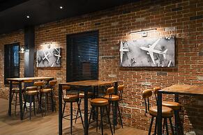 Aiden by Best Western Newark Airport
