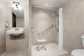 Aiden by Best Western Newark Airport
