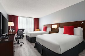 Travelodge by Wyndham Hotel & Convention Centre Quebec City