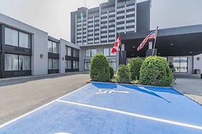 Travelodge by Wyndham Hotel & Convention Centre Quebec City