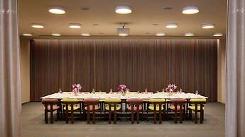 PARKROYAL Melbourne Airport