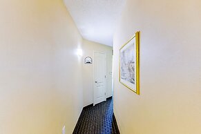 Carolinian Beach Resort