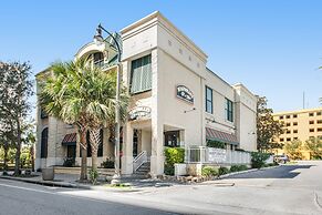 Carolinian Beach Resort