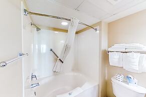 Carolinian Beach Resort