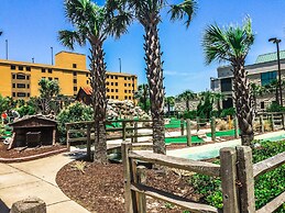 Carolinian Beach Resort