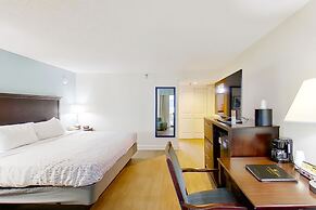 Carolinian Beach Resort