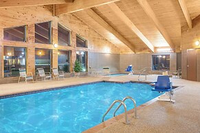 AmericInn by Wyndham Clear Lake