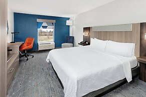 Holiday Inn Express Hotel & Suites Chicago-Algonquin, an IHG Hotel