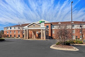 Holiday Inn Express Hotel & Suites Chicago-Algonquin, an IHG Hotel