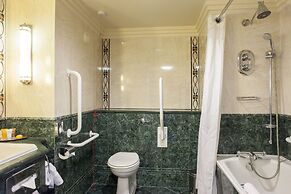 Crowne Plaza Liverpool - John Lennon Airport by IHG