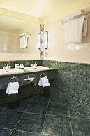 Crowne Plaza Liverpool - John Lennon Airport by IHG