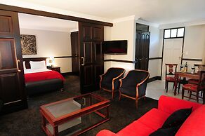 Court Classique Suite Hotel