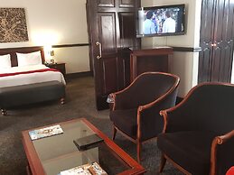 Court Classique Suite Hotel