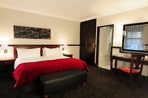 Court Classique Suite Hotel