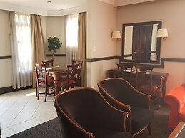 Court Classique Suite Hotel