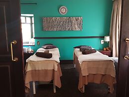 Court Classique Suite Hotel