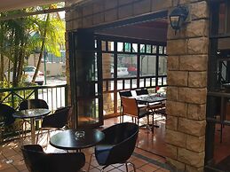 Court Classique Suite Hotel