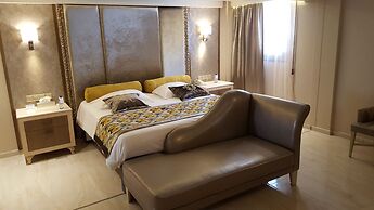 Adams Beach Hotel & Spa