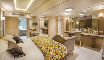 Adams Beach Hotel & Spa