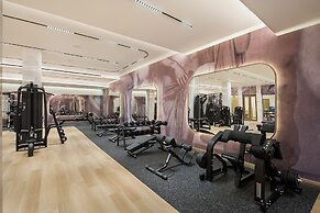 Adams Beach Hotel & Spa