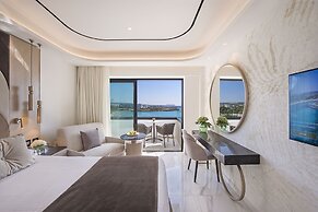 Adams Beach Hotel & Spa