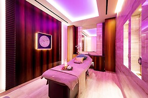 Adams Beach Hotel & Spa