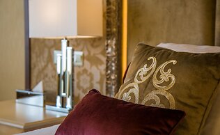 Adams Beach Hotel & Spa