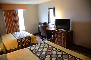 Super 8 by Wyndham Louisville/Expo Center