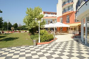 The Monarch Hotel